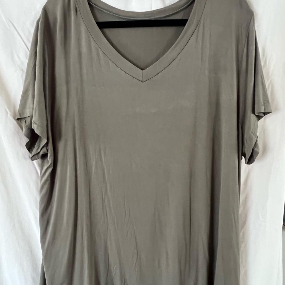 Women's V-Neck Top And Shorts Lounge Set 4X. Soft and loose fitting.